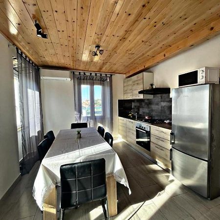 Amani Modern Apartment Lumbarda Extérieur photo