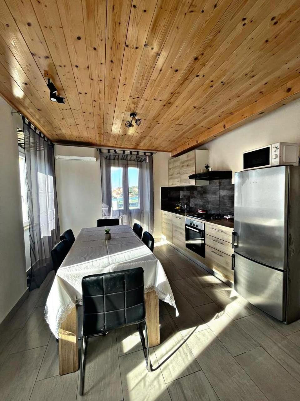 Amani Modern Apartment Lumbarda Extérieur photo